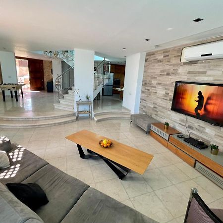 Villa Family Eilat With Heated Pool Exterior photo